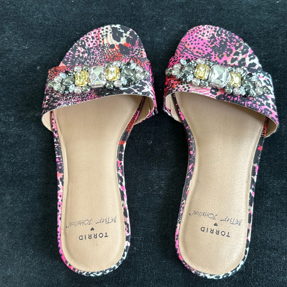 Betsey Johnson Torrid Percy Open Toe Animal Print Embellished Slides 8.5 WW